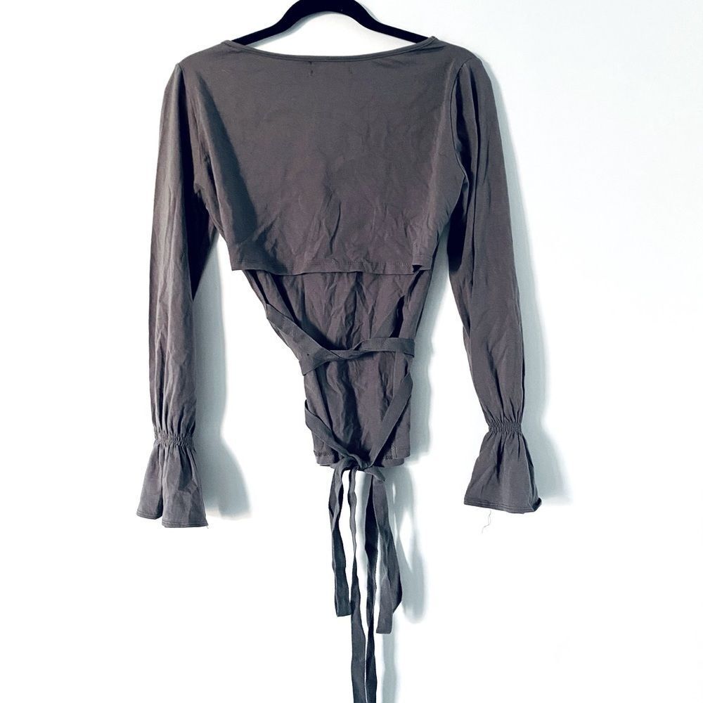 Mustard Seed Top Gray Medium Blouse Open Cut Out Back Ruffle Boho Long Sleeve - Picture 3 of 3